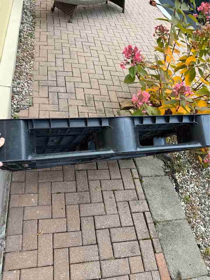 48" x 48" - Stackable Plastic Pallets - Virginia Beach VA 23462