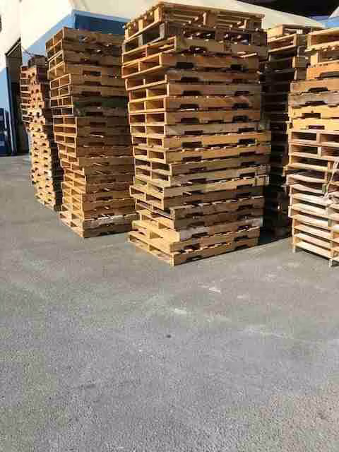 Grade B 48 x 40 Wooden Pallets in Bakersfield, CA 93301