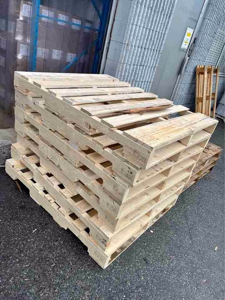Grade A 48" x 40" GMA Wooden Pallets in Columbus, OH 43228