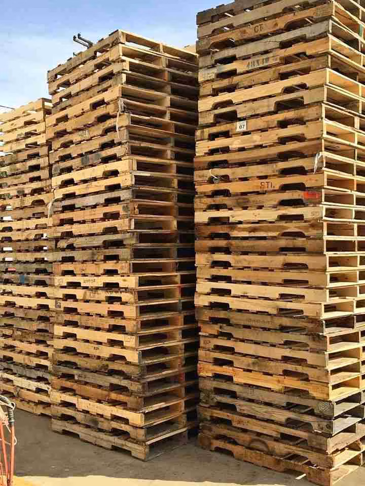 Grade B 48 x 40 Wooden Pallets in Chicago IL 60629