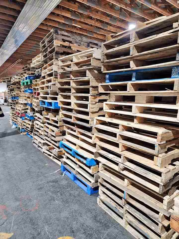 48" x 40" 4-way entry pallet cores in Lexington KY 40517