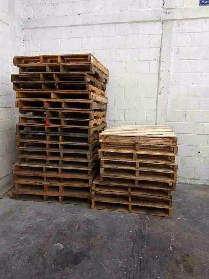 48" x 48" 4-way Entry Wood Pallets - Minneapolis MN 55407