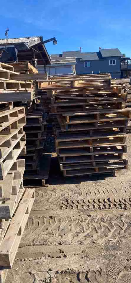 Free Odd Sized Wooden Pallet Cores - Richmond VA 23223
