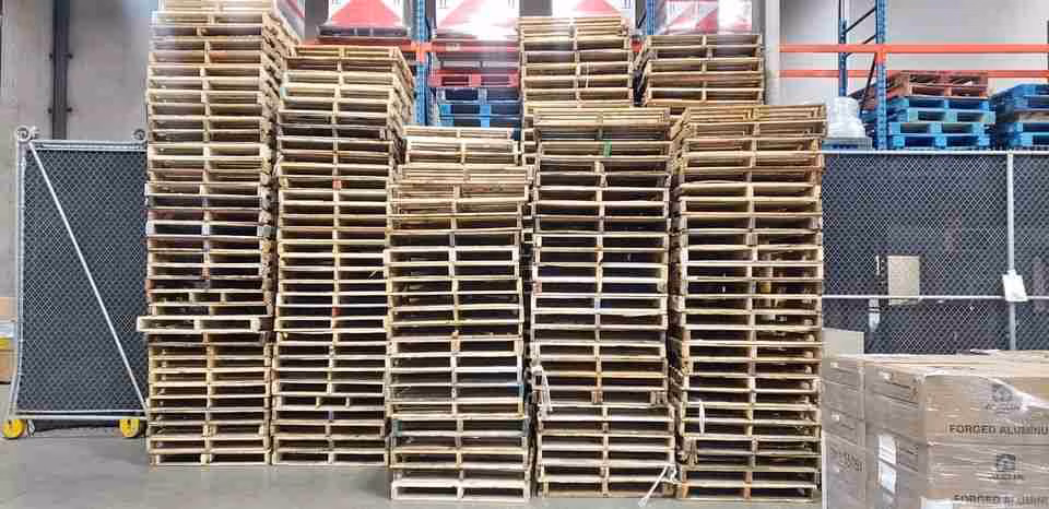 48" x 40" - 4-way stringer pallets - El Paso TX 79936