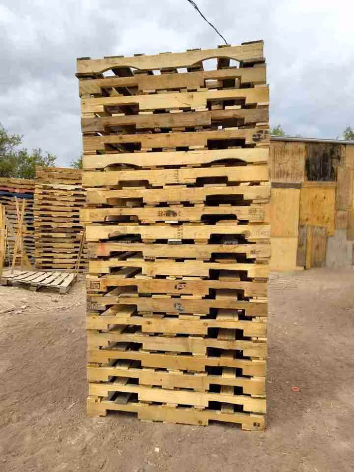 Grade B(#2) - 48" x 40" Wooden Pallets - Toledo OH 43615